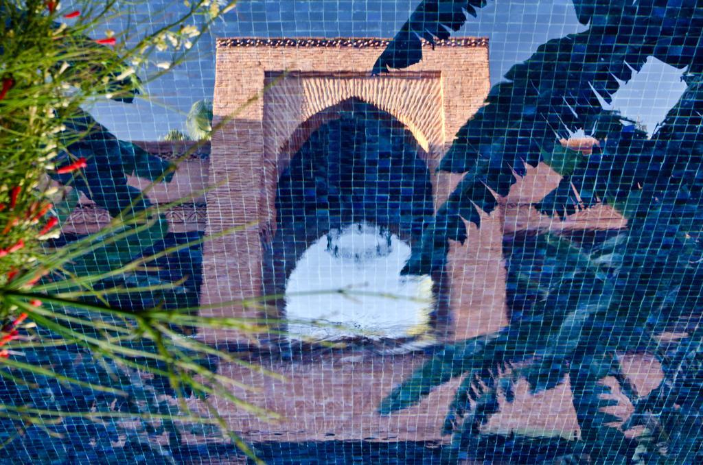 Tigmiza Boutique Hotel & Spa Ouled Jelal Екстер'єр фото The window of the palace